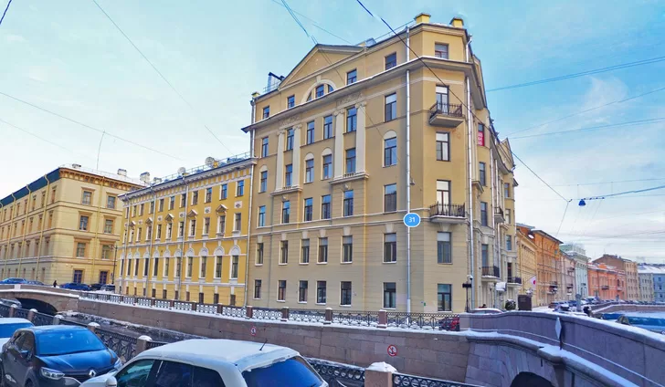 Главное не запутаться в количестве: где живет скандальная Ксения Собчак — Всеостройке.рф Сложно найти человека, который бы не знал имя Ксении Собчак.