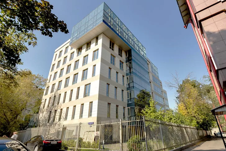 Главное не запутаться в количестве: где живет скандальная Ксения Собчак — Всеостройке.рф Сложно найти человека, который бы не знал имя Ксении Собчак.