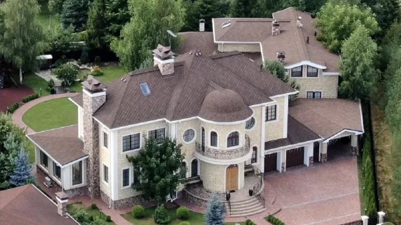 Московская квартира и загородный дом: где живет Сергей Лазарев — Всеостройке.рф