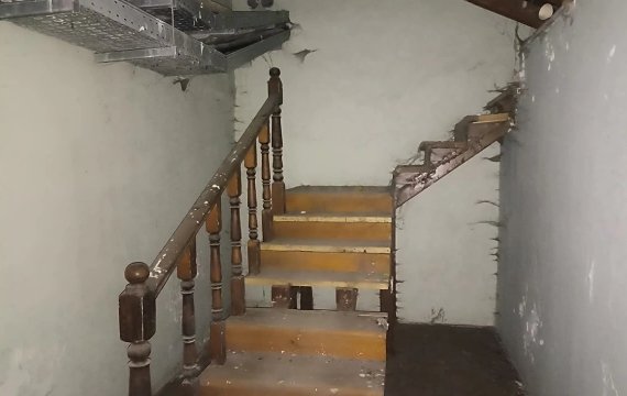 В московской сталинке продают подвал за 17,2 млн рублей