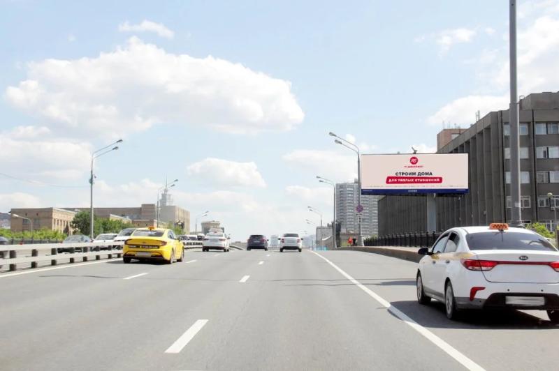 Ко Дню семьи, любви и верности «РГ-Девелопмент» выпустил рекламу с жителями своих проектов