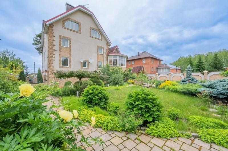 Названы самые дорогие дома на рынке загородного жилья в городах-миллионниках России