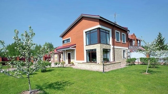 Дом с семнадцатью комнатами, зимним садом, гримерной и даже складом: где живёт Анита Цой — Всеостройке.рф