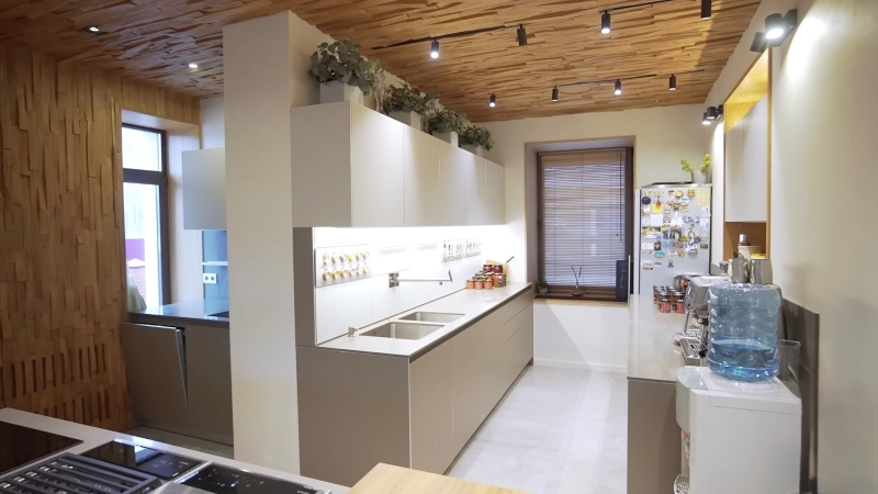 Дом с семнадцатью комнатами, зимним садом, гримерной и даже складом: где живёт Анита Цой — Всеостройке.рф