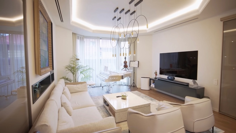 Дом с семнадцатью комнатами, зимним садом, гримерной и даже складом: где живёт Анита Цой — Всеостройке.рф