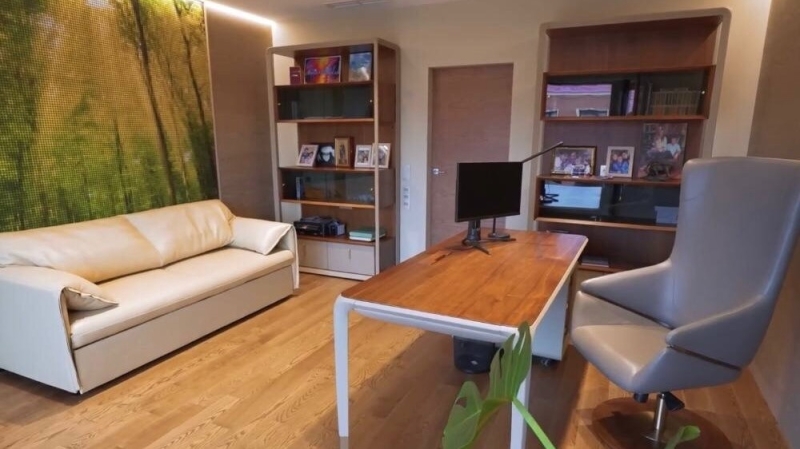 Дом с семнадцатью комнатами, зимним садом, гримерной и даже складом: где живёт Анита Цой — Всеостройке.рф